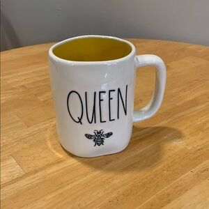 RAE DUNN Queen bee White and Yellow Mug